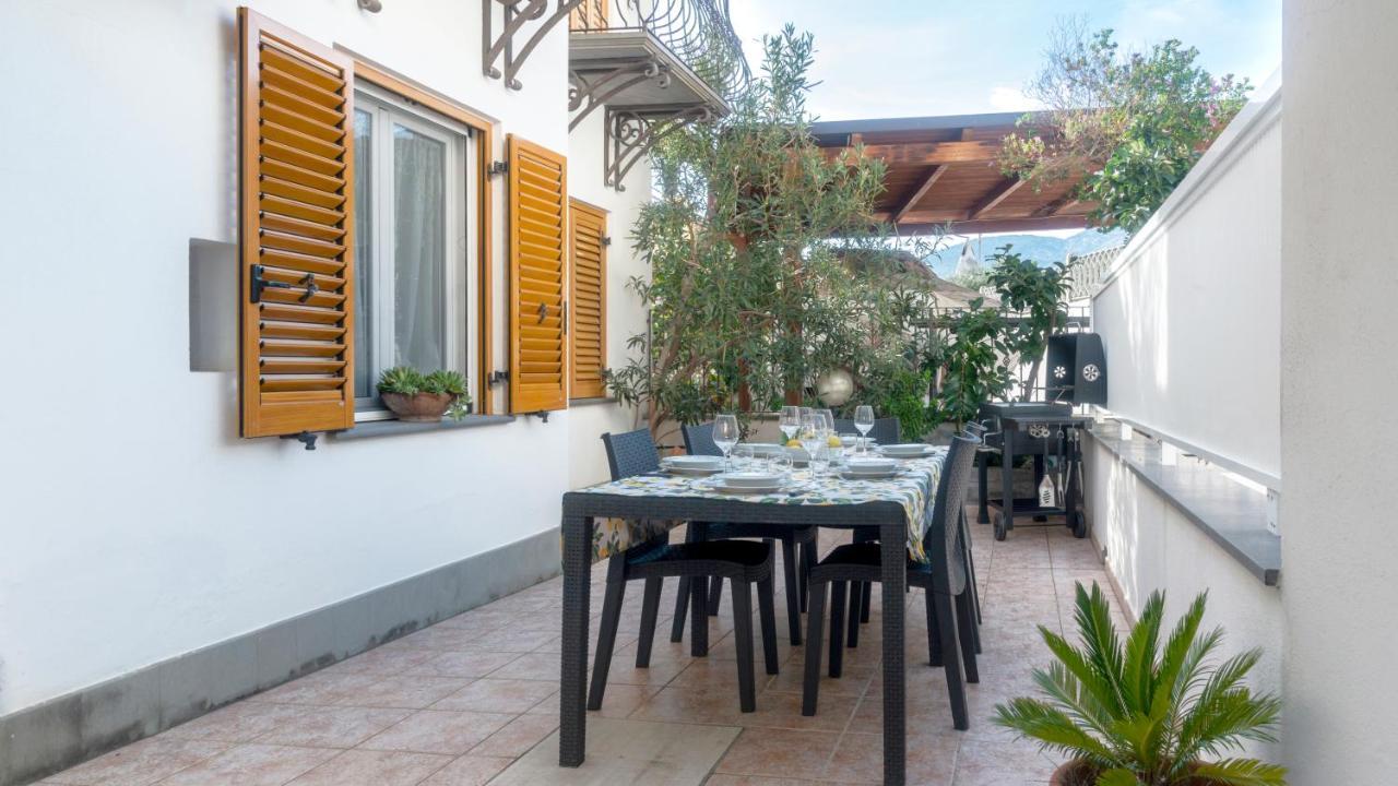 Apartament Oasi In Centro - Cala Gonone Zewnętrze zdjęcie